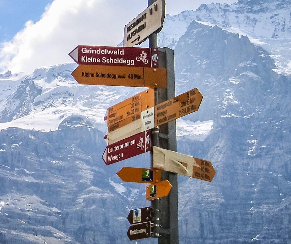 Types of Signs at the hiking routes in the Alps