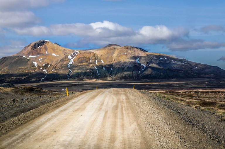 Gravel roads - Rent-car-iceland