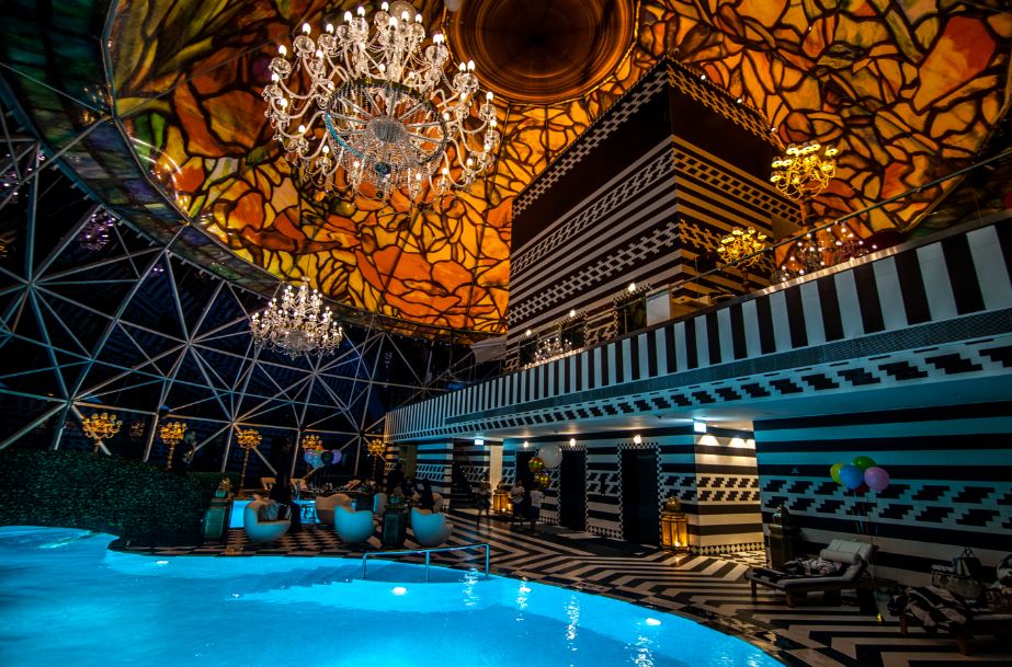 Swimming pool mondrian doha in Qatar