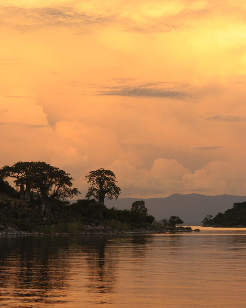 Visit Lake Malawi should be an obligatory stop in your trip. 