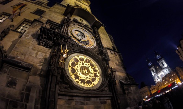 Tips for backpacking in Europe - View of the astronomical clock in Prague