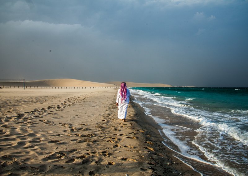 Tips to travel Qatar . Visit sand dunes