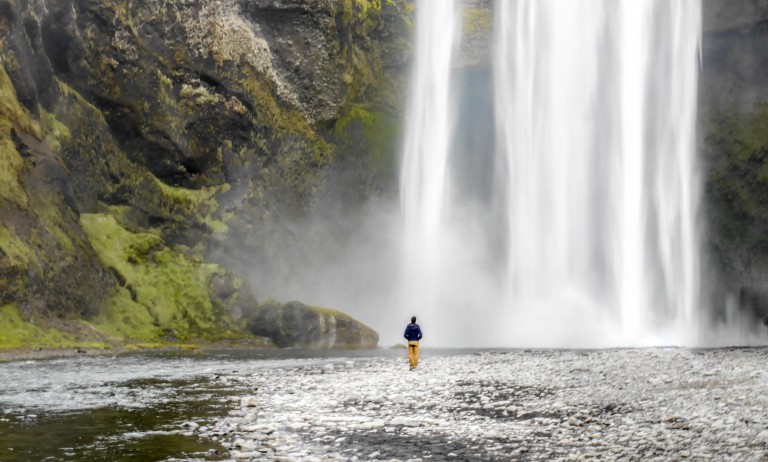 If you visit the main hotspots at unusual hours, you might encounter landscapes completely empty