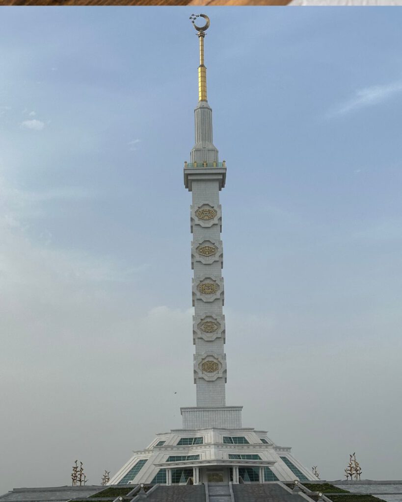 Ashgabat - Monument to the Constitution