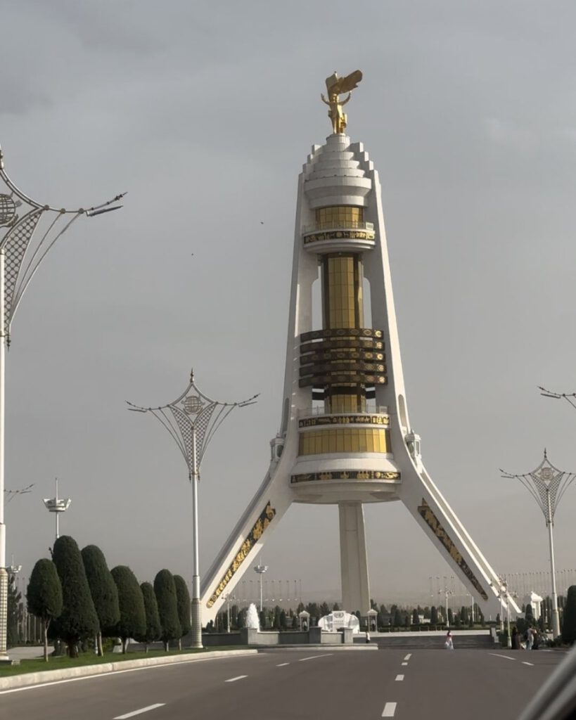 Ashgabat - Arch of Neutrality