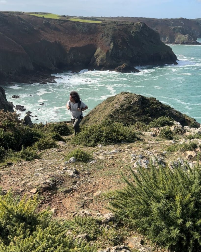 Devil’s Hole: A striking natural crater on Jersey’s northern coast, offering stunning cliffside views.