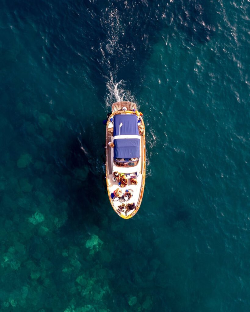 • Scenic Drives & Viewpoints: SS-163 Amalfitana itself is part of the reward — every hairpin turn reveals new vistas of sea and cliffs.