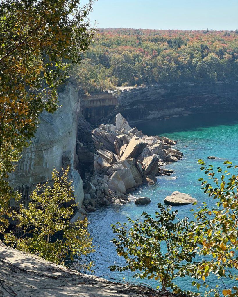 What surprised me most wasn’t just the scale of nature, but how accessible and uncrowded it all felt. Especially in autumn, Michigan becomes something truly special.