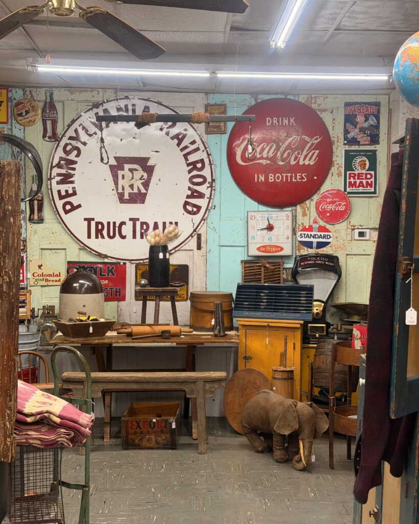 Antique Shop in Illinois